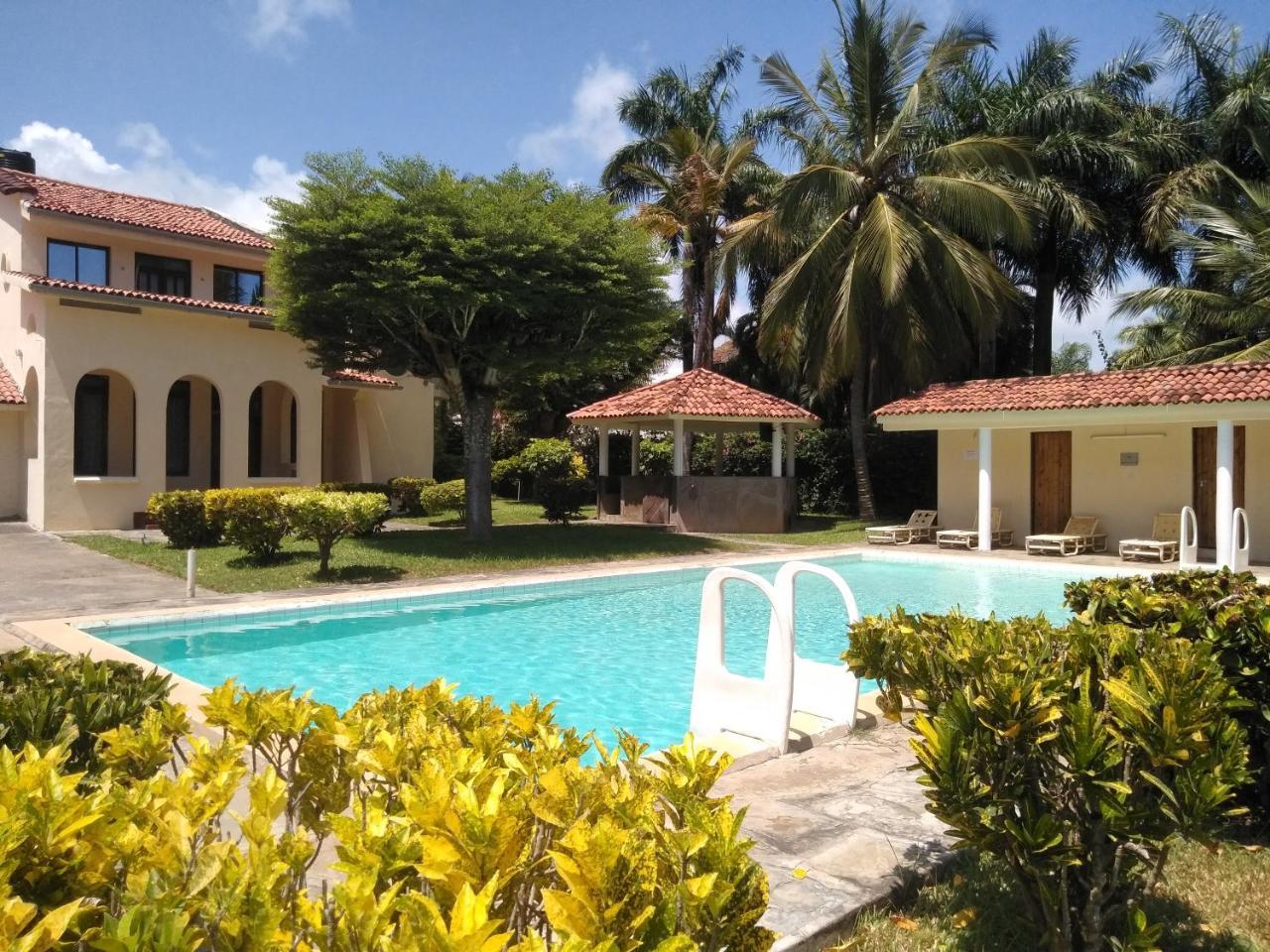 Jua Baharini Bed & Breakfast Malindi Eksteriør bilde