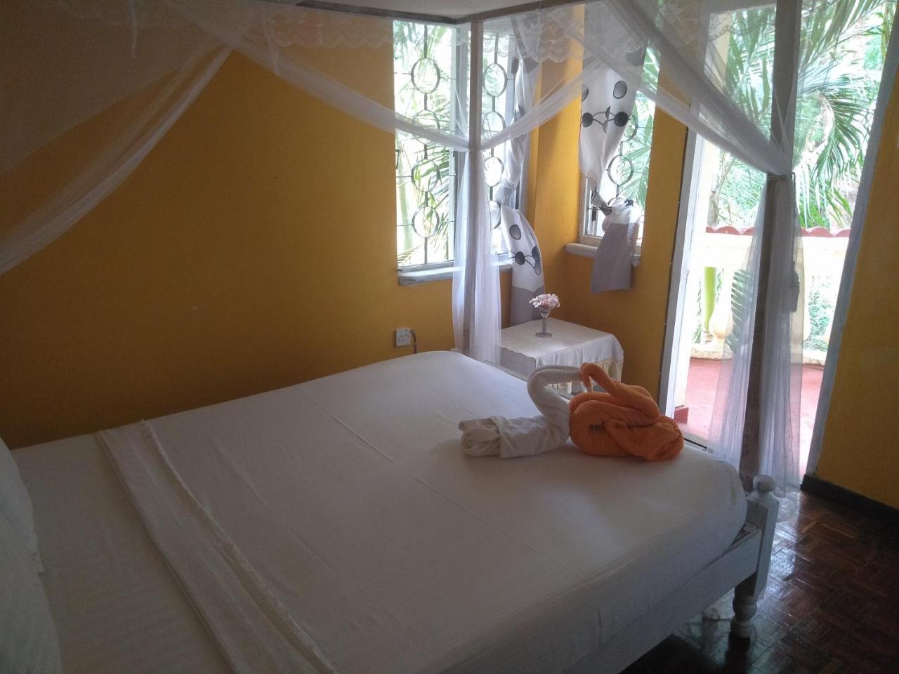 Jua Baharini Bed & Breakfast Malindi Eksteriør bilde