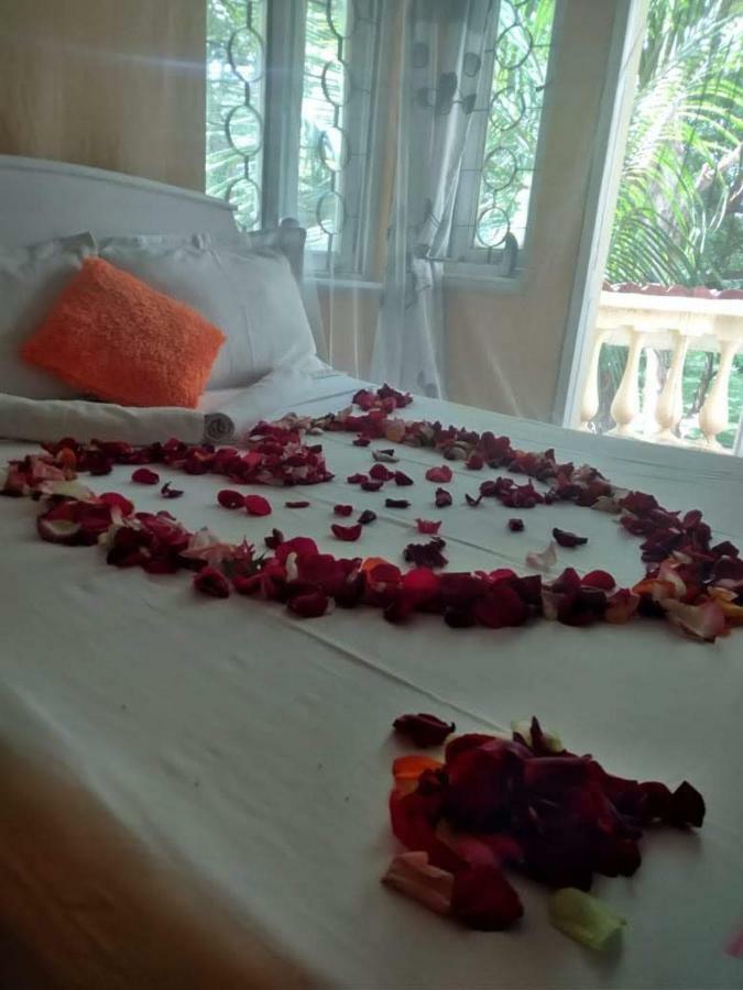 Jua Baharini Bed & Breakfast Malindi Eksteriør bilde